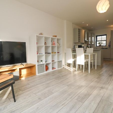 1 Queensway Gardens ヘイル エクステリア 写真
